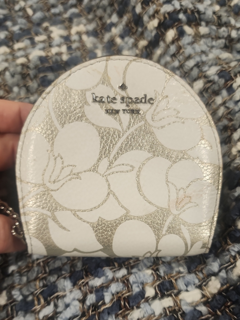 kate spade White & Gold Floral Coin Pouch Excellent Condition 4h x 4w x 1/2 d